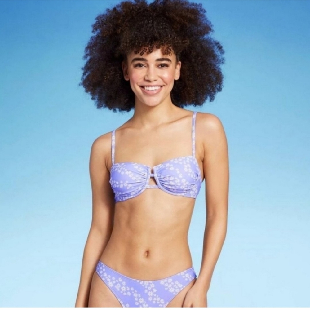 Set-Purple with White Daisy's-underwire Top=Large + bikini Bottom=Small.